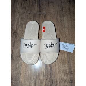 Nike Victori One Slide Sandal Women US Size 7 HV5793-100